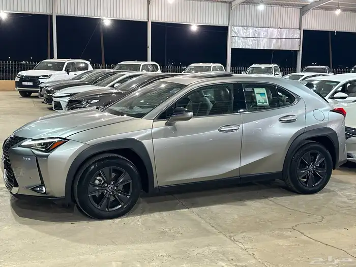 لكزس UX موديل 2021 سعودي بحالة الوكالة 3