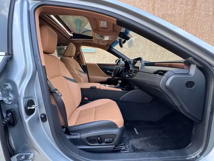 لكزس ES250 2023 فل كامل 26