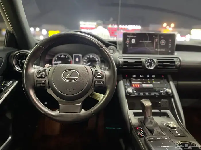 لكزس IS300 2023 8