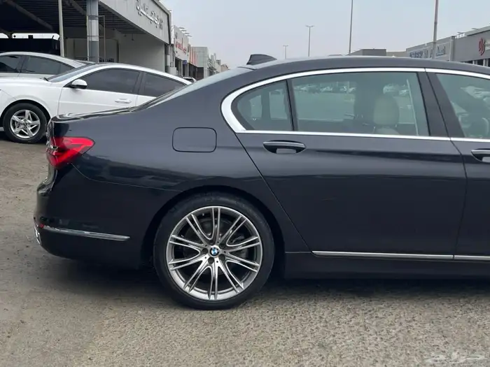 بي ام دبليو 730il 2019 مخزن 3
