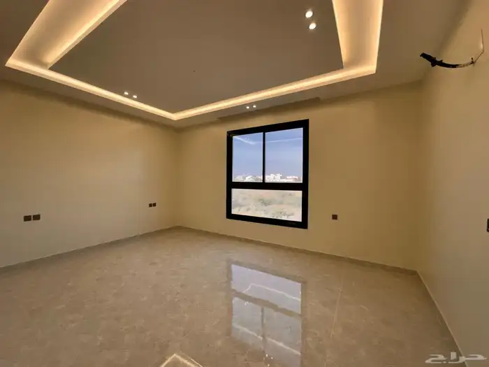 للبيع روف دور علوى وملحق بسعر ممتاز 620 الف خميس مشيط 12