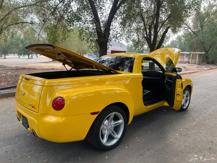 مخزن كشف ونيت بيك اب شيفرولية SSR موديل 2003 16