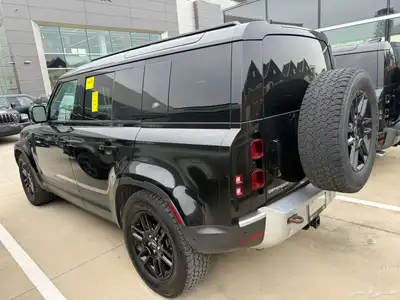 للبيع ديفندر موديل 2023 - SE شاشه كبيره وارد كندا index