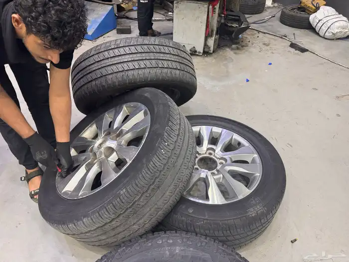 285 50 20 SUV toyota 6