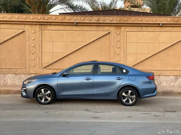 كيا سيراتو 2021 فل كامل نظيف للبيع 1