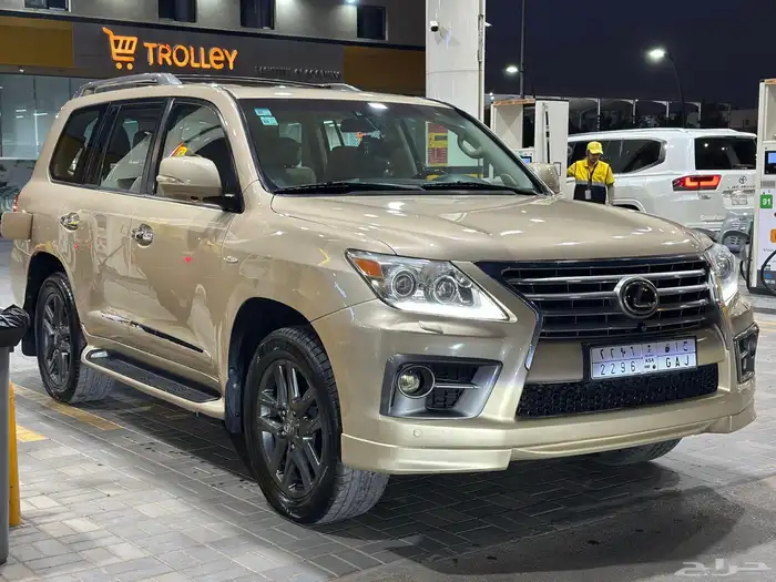 جيب لكزس LX570 موديل 2009 فل كامل 3