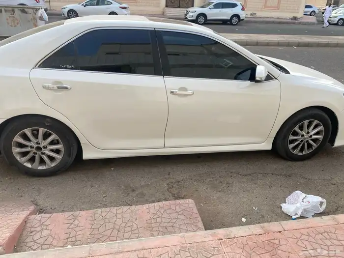 كامري 2012 نضيفة للبيع GLX 3