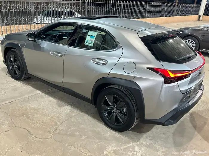 لكزس UX موديل 2021 سعودي بحالة الوكالة 11