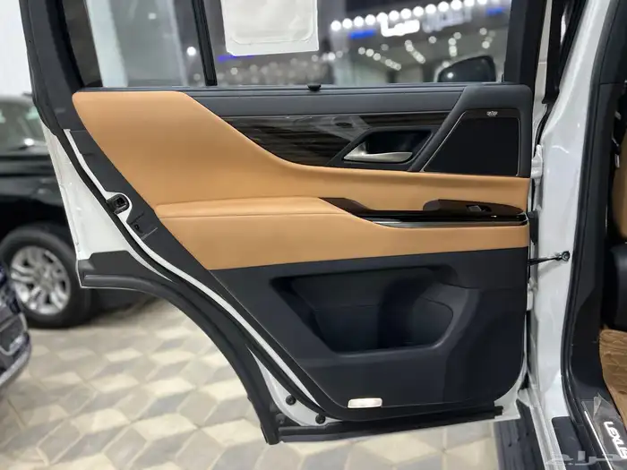 لكزس 2024 LX 600 فل كامل 8
