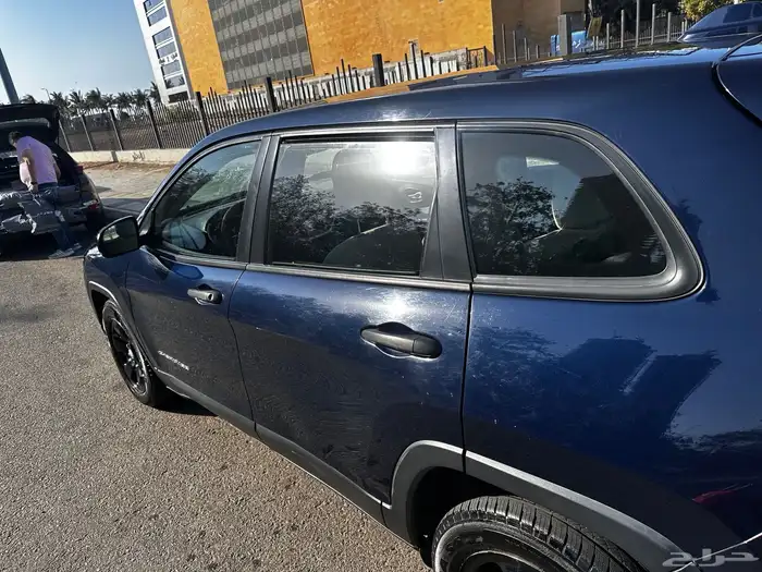 جيب شيروكى سبورت 2016 5