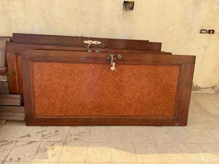 للبيع بيبان خشب 10