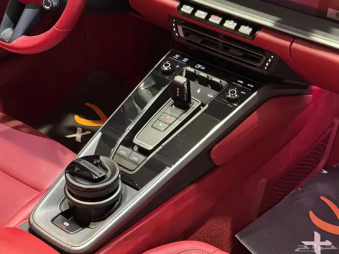 بورش Carrera Targa 4 موديل 2023م (وارد ساماكو) 21