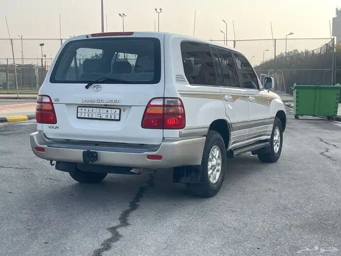 جيب لاندكروزر VX-R قمة النضافة 2002 11