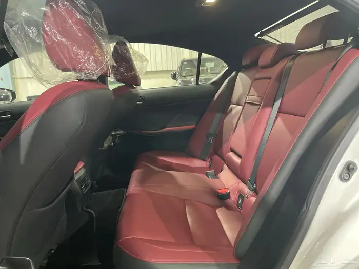 لكزس IS300 2023 15