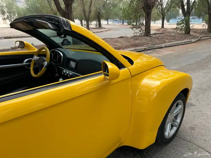 مخزن كشف ونيت بيك اب شيفرولية SSR موديل 2003 32