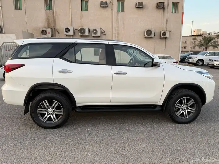 فورتشنر 2020 دبل بنزين وكاله - عداد 115 الف كم 10