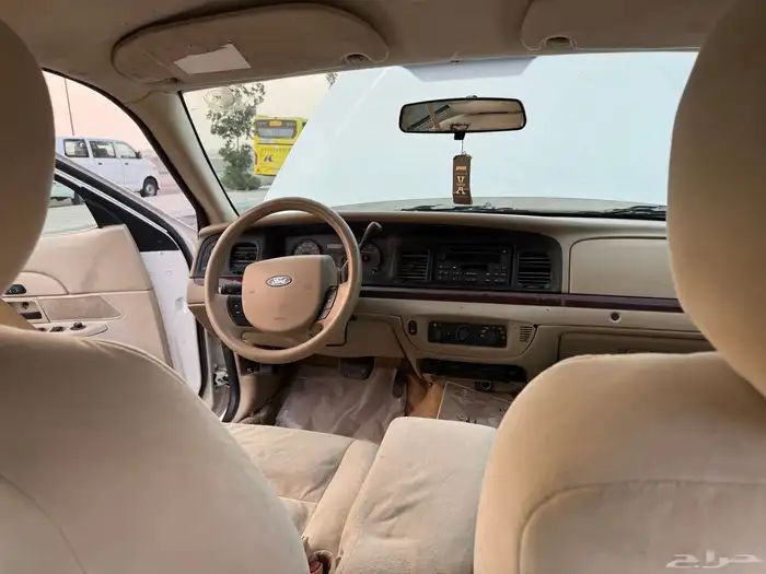 فورد كراون فكتوريا 2011 مخزن 13