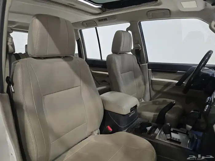 ميتسوبيشي باجيرو موديل 2016 بحالة ممتازة 7