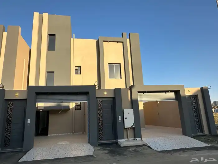 للبيع شقق ارضيه خميس مشيط مداخل سياره مستقله والسعر 550 الف 0