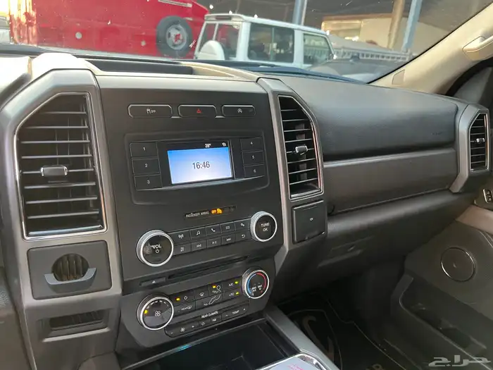 فورد اكسبيديشن 2018 بدون دبل 11