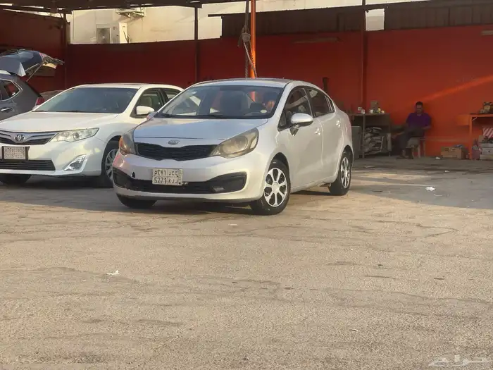 Kia ريو 2014. نظيفه 7