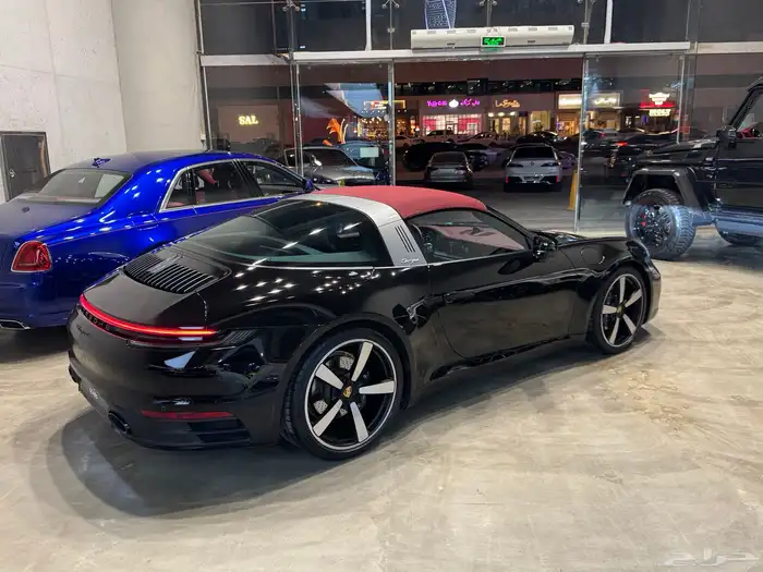 بورش Carrera Targa 4 موديل 2023م (وارد ساماكو) 10