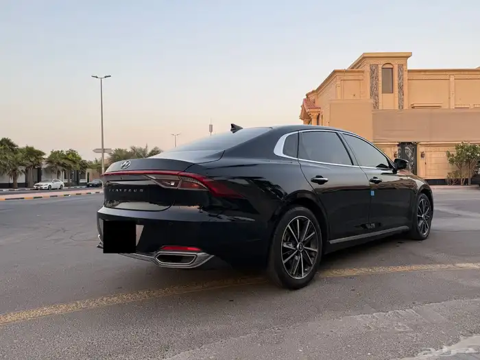 ازيرا 2022 ستة سلندر نظيفة جدا 3