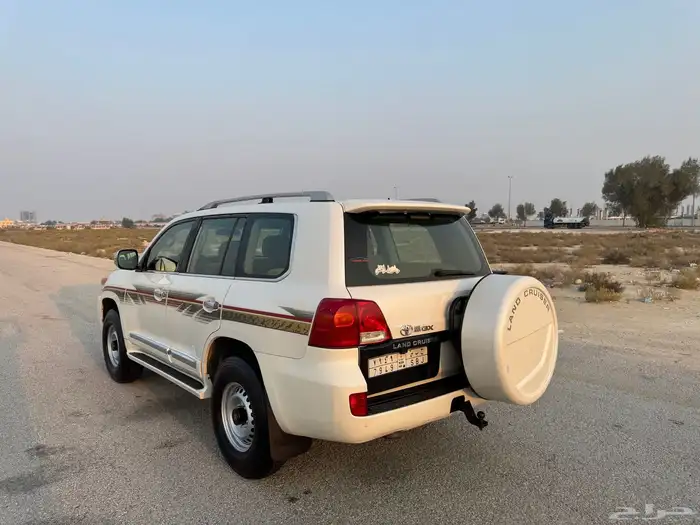 جيب لاندكروزر 2010 G 12