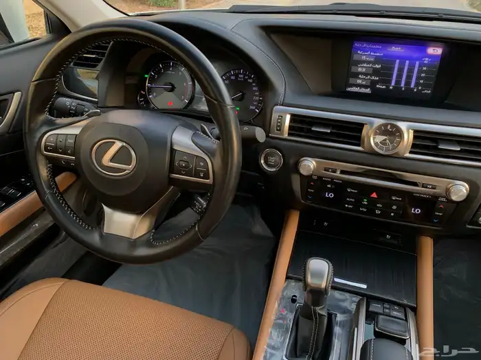 لكزس GS300 موديل 2018 بحالة الوكاله ممشى 26 الف 42
