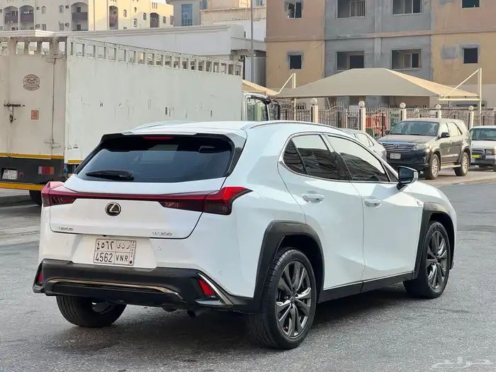 لكزس UX200 موديل 2019 قمة النظافه 12