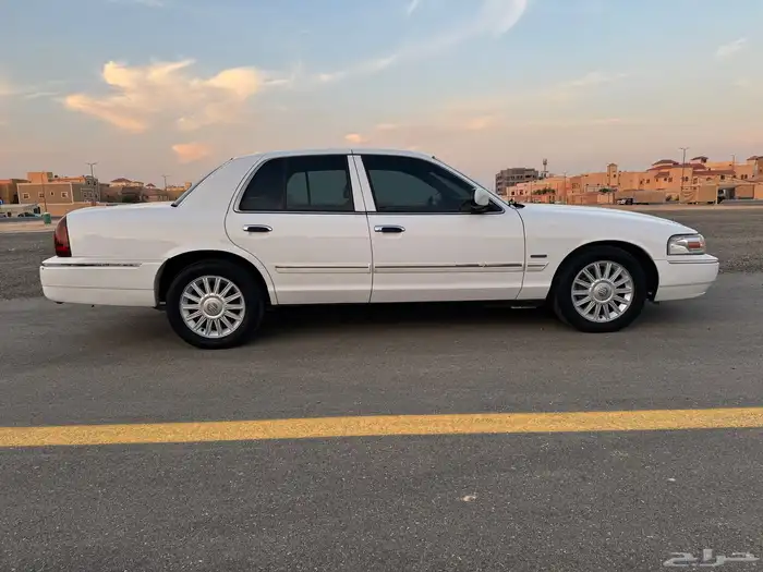 فورد قراند ماركيز 2010 5