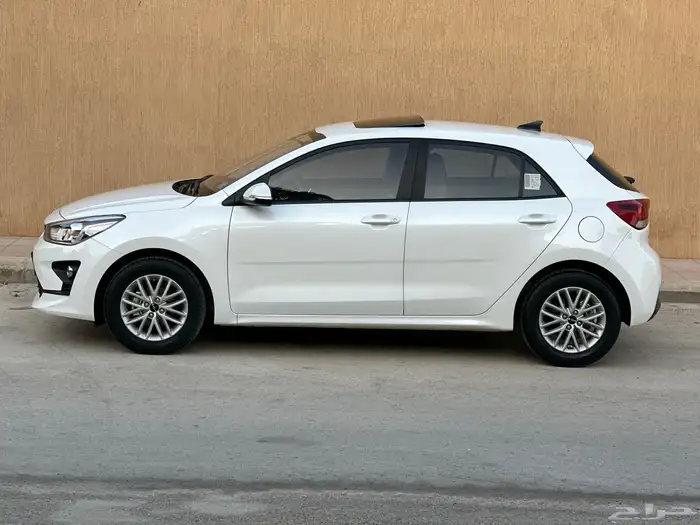 كيا ريو هاتش باك فل كامل العداد21 الف فقط 2023 3