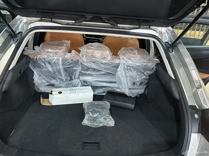 لكزس UX موديل 2021 سعودي بحالة الوكالة 24