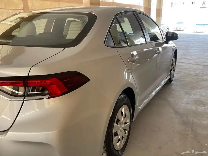 البيع كرولا مخزن بحالة الوكالة أربع سلندر 4