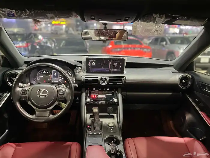 لكزس IS300 2023 7