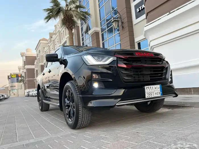 ايسوزو ديماكس GT 2024 شبه جديدة 11