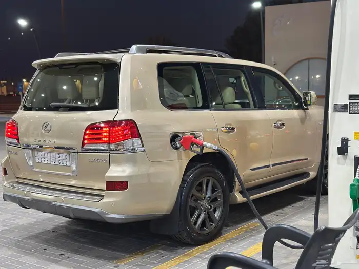 جيب لكزس LX570 موديل 2009 فل كامل 4