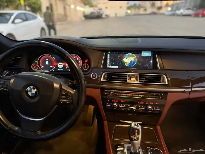 بي ام دبليو 2015 730Li 14