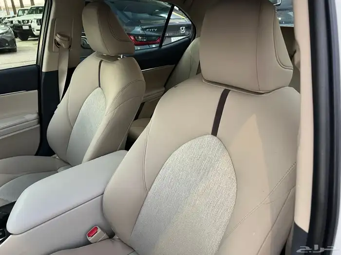 تويوتا كامري GLE هايبرد 11