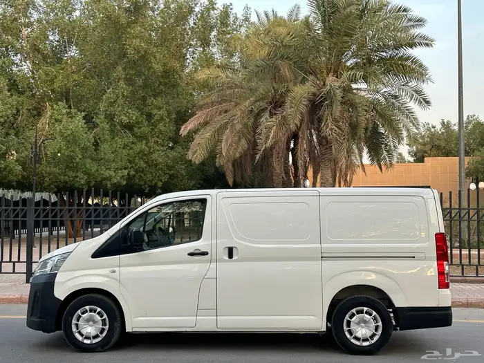 تويوتا باص بضاعه موديل 2019 سعودي قير عادي ديزل 4