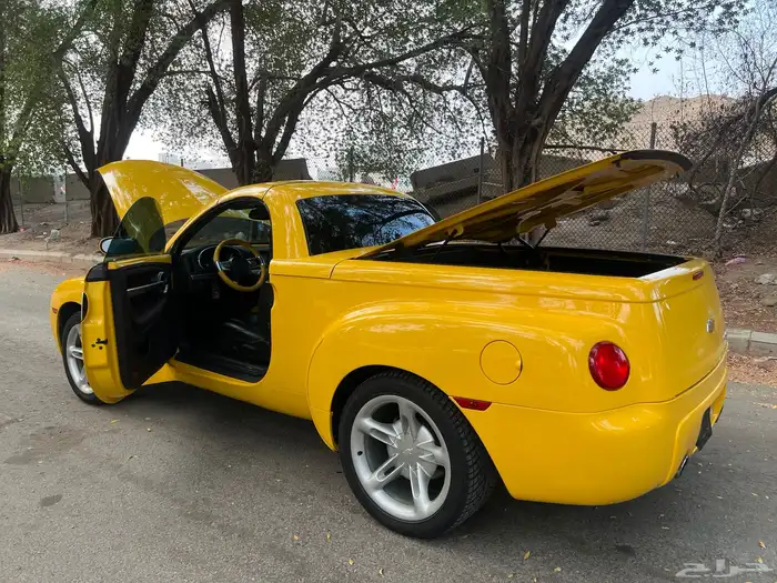 مخزن كشف ونيت بيك اب شيفرولية SSR موديل 2003 70