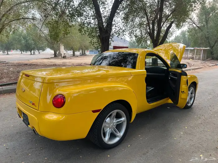 مخزن كشف ونيت بيك اب شيفرولية SSR موديل 2003 13