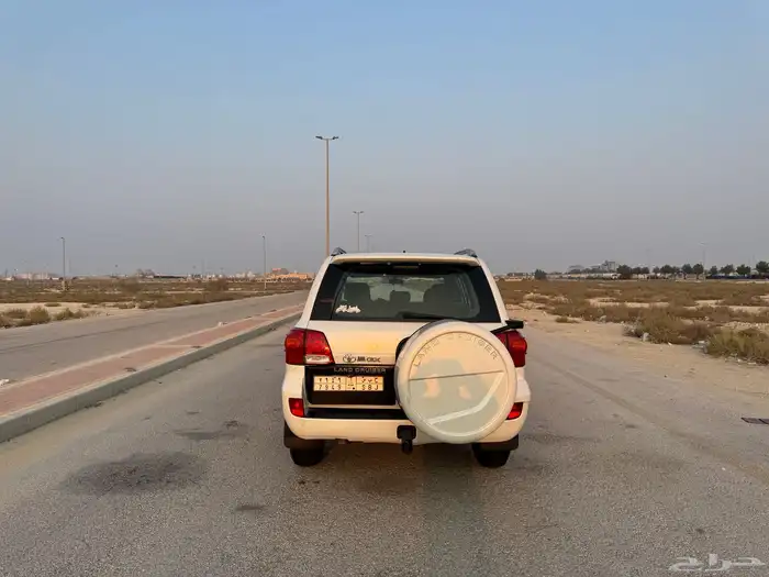 جيب لاندكروزر 2010 G 11