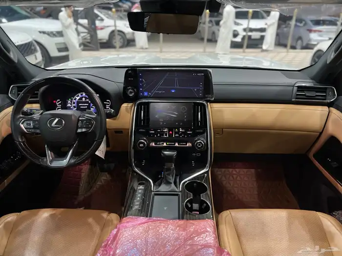 لكزس 2024 LX 600 فل كامل 12