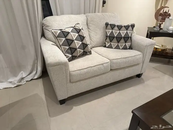 كنب اشلي - تقريبا جديد 3