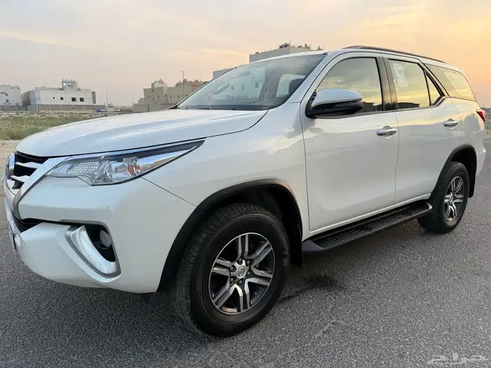 فورتشنر 2020 دبل بنزين وكاله - عداد 115 الف كم 0