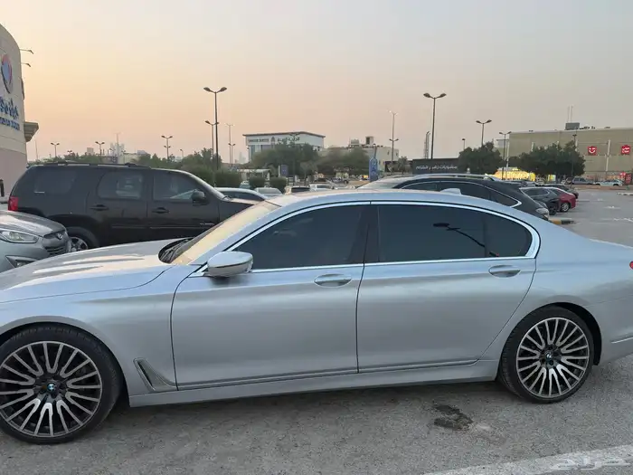 بي ام دبليو 730 4 سلندر جدا  فخم و اقتصادي 1