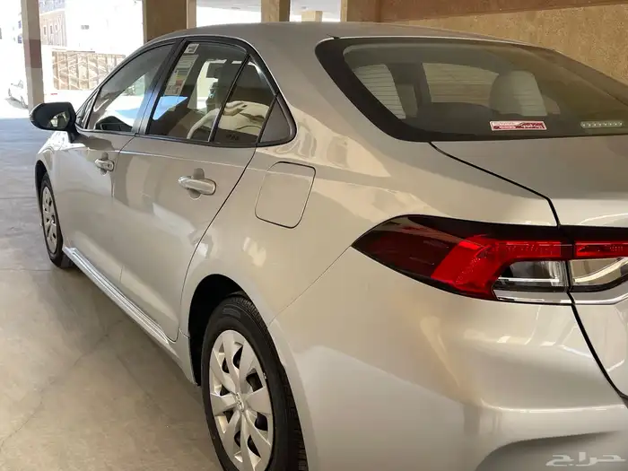 البيع كرولا مخزن بحالة الوكالة أربع سلندر 2