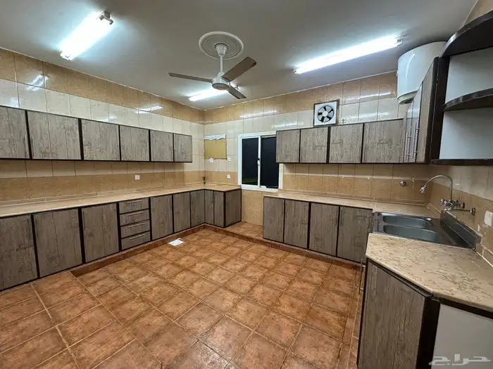 شقة للإيجار في بيشة حي الخزامى 13