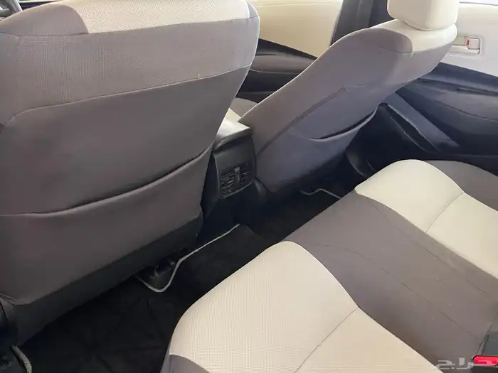 البيع كرولا مخزن بحالة الوكالة أربع سلندر 19